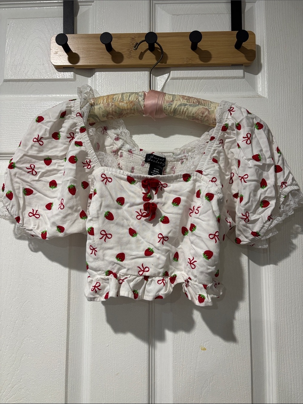 White Strawberry Print Puff-Sleeve Crop Top